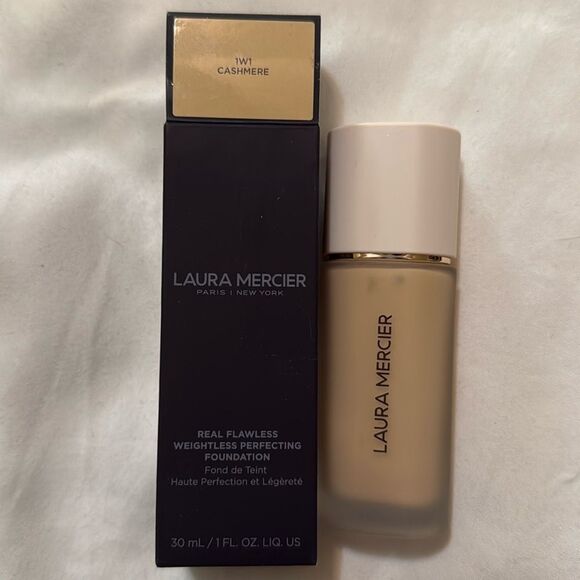 NIB- Laura Mercier Real Flawless Weightless Perfecting Waterproof Foundation- - Picture 10 of 11